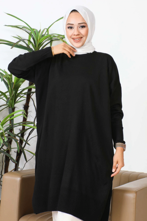 ⁦قميص طويل بلون أسود من الصوف الخفيف⁩ - الصورة ⁦2⁩